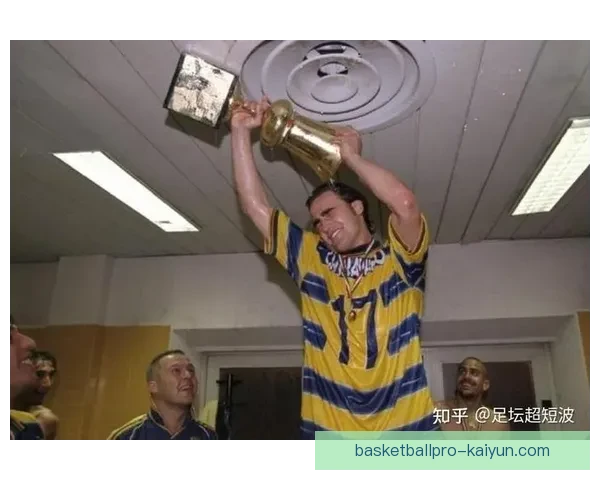 足球明星荣誉榜持续更新，引发球迷关注和讨论